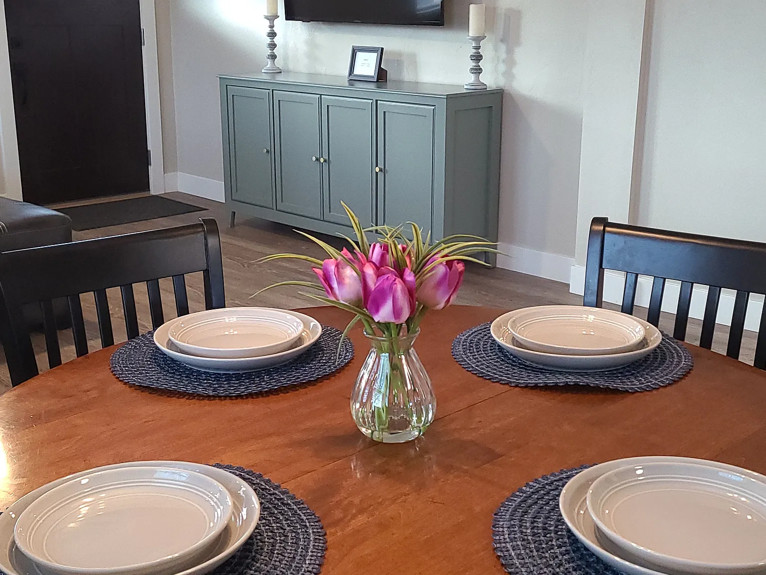 2 bed, 1.5 bath, 1100 sqft, $2,300 — Photo 4