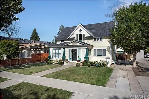465 S Olive St — Photo 2