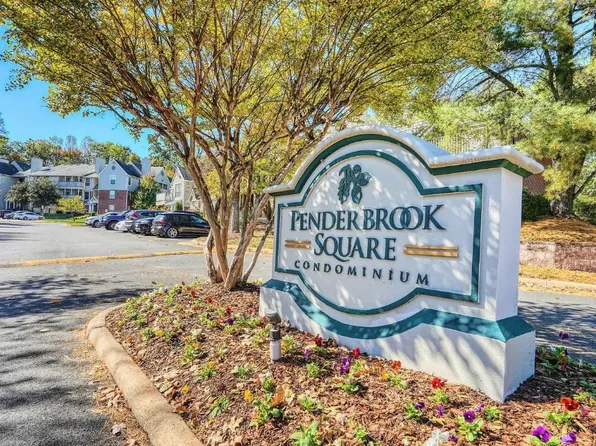 3922 Penderview Dr APT 305, Fairfax, VA 22033