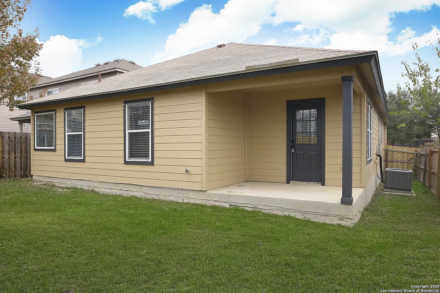 4 bed, 1700 sqft, $2,000 — Photo 3