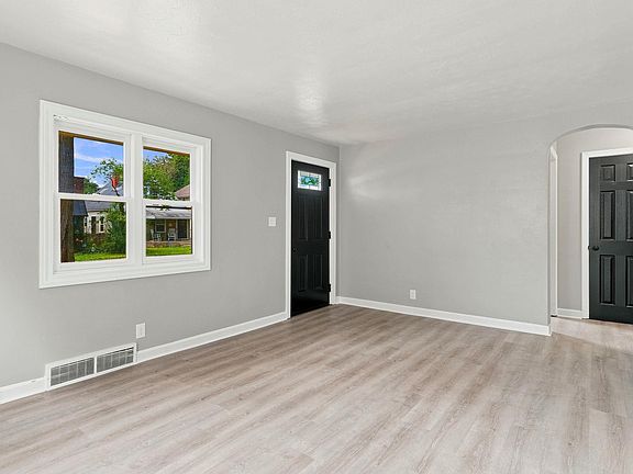 4th image of 4015 Buell Dr