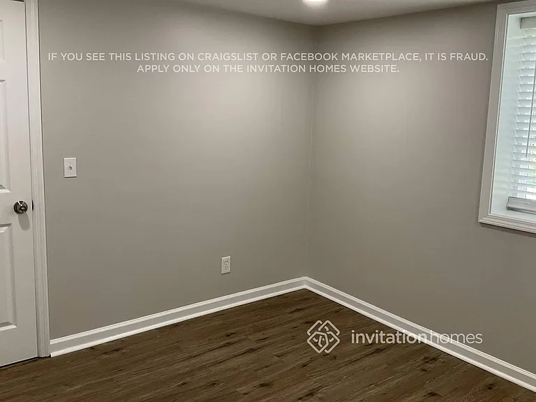 4856 Torbay Dr — Photo 10