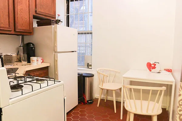 Rented by Ethan Blinder, LREB | media 6