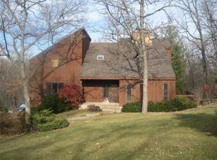 504 Deertrail Rd, Mount Horeb, WI 53572