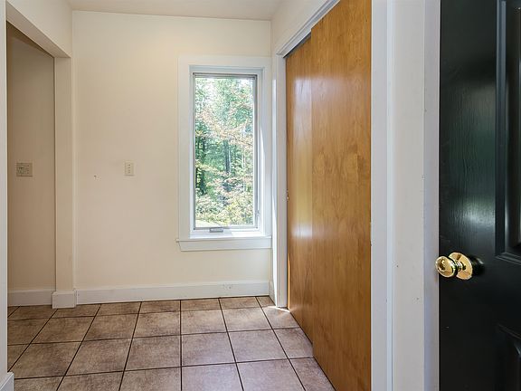 5th image of 233 Landgrove Road