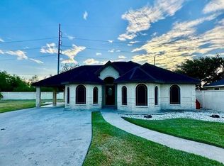 909 Charles Dr W, Palmview, TX 78572