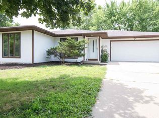 15 Warwick Cir, Iowa City, IA 52240