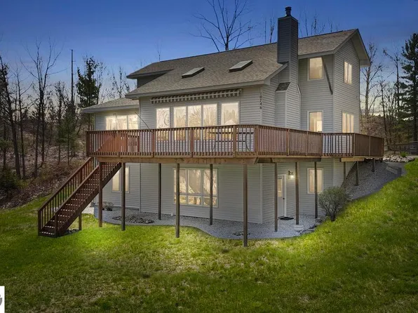 10746 Deal Rd, Williamsburg, MI 49690