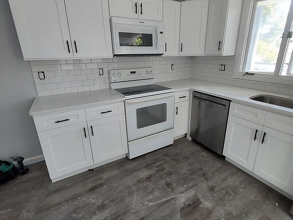 4th image of 408 Bishop Ave