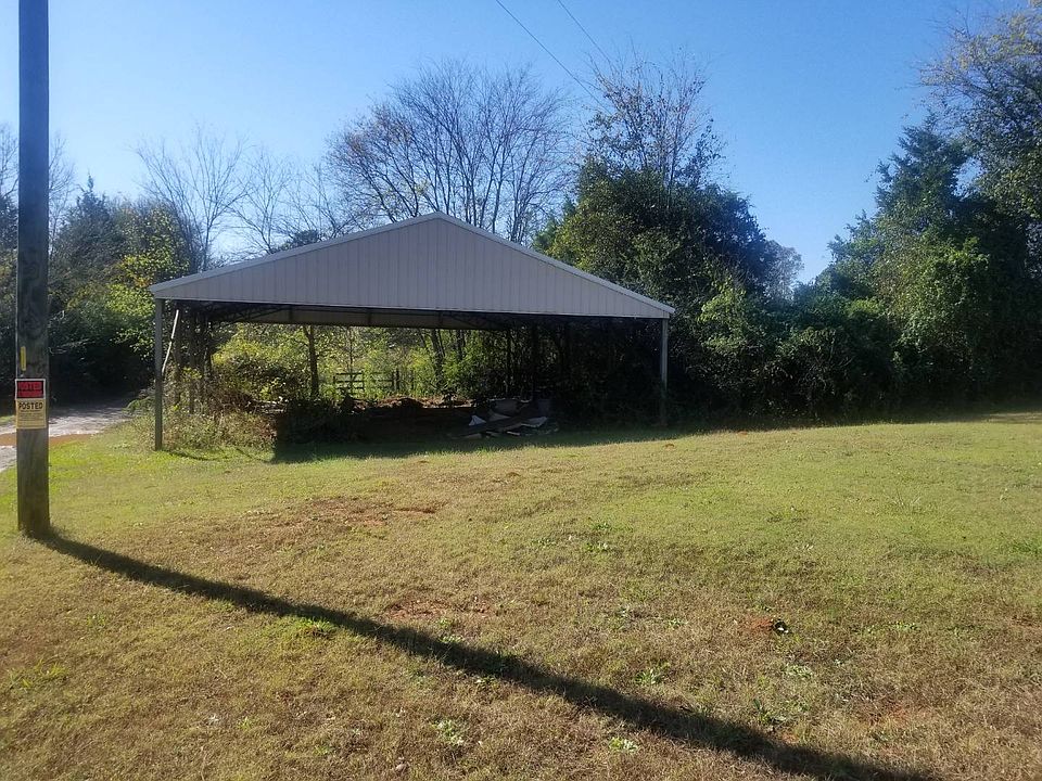2nd image of 388 Edgewater Rd