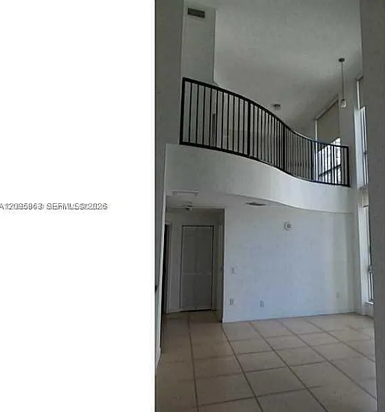 @ Metropolitan Miami — Photo 4