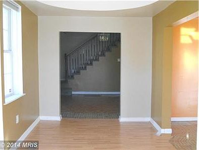 Interior (General)-Front door view