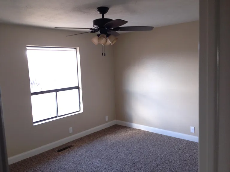 910 E Fort Pierce Dr N — Photo 10