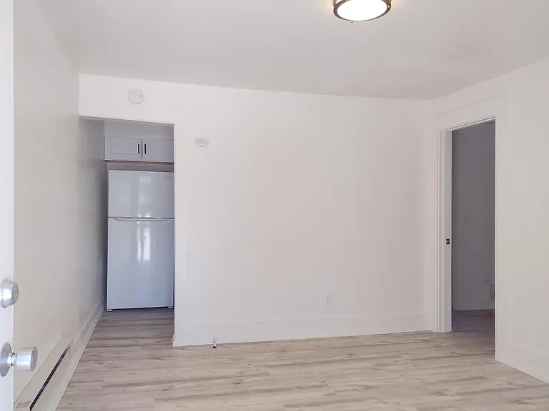 405 11th Ave #4 — Photo 5