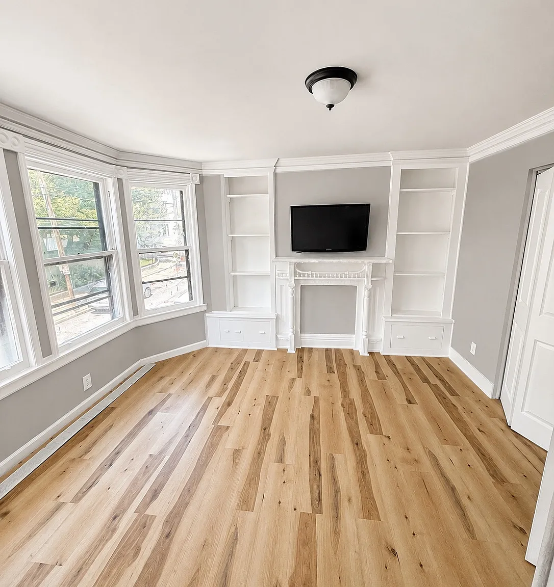2 bed, 824 sqft, $1,800 — Photo 1