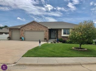 3124 Bison Ct, Grand Island, NE 68803