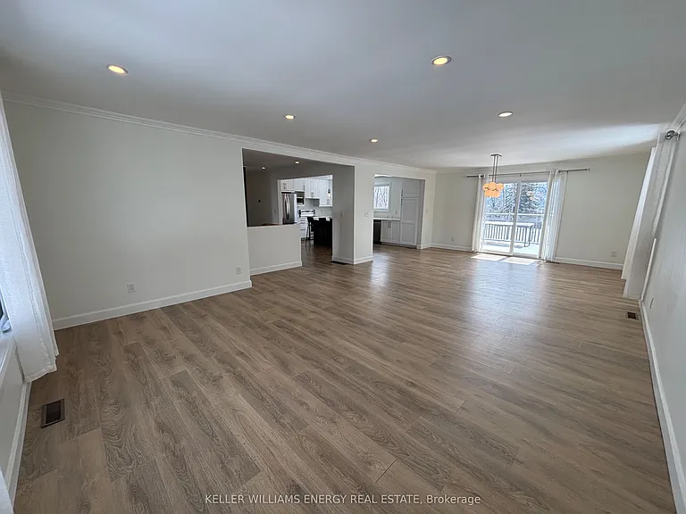 497 Wellington Main St — Photo 16