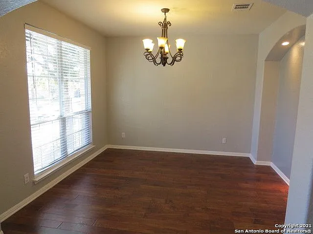 519 Ginsberg Dr — Photo 3