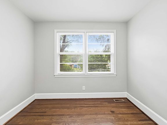 2nd image of 1388 Boiling Springs Rd
