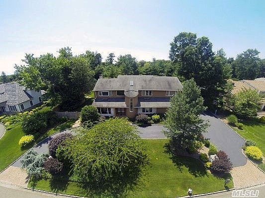 2nd image of 10 Parkview Dr