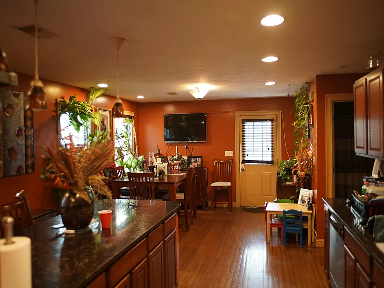 8 Beechwood St #2 — Photo 30
