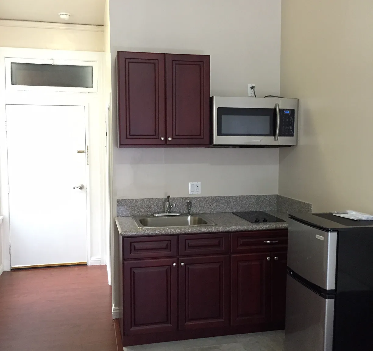 Studio, 230 sqft, $1,530 — Photo 3