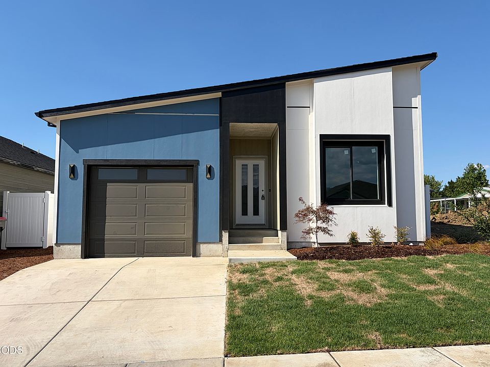 1st image of 646 Terrazzo Way