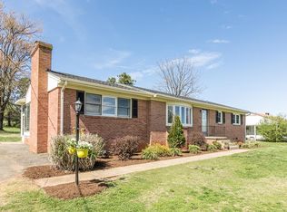 147 Peach St, Appomattox, VA 24522