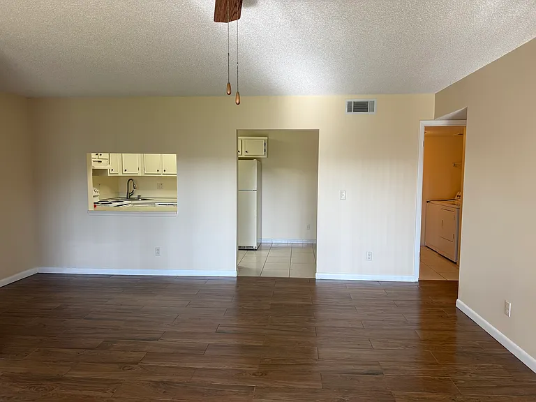 8219 Sun Spring Cir #72 — Photo 3