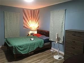 4th image of 415 Magnolia St