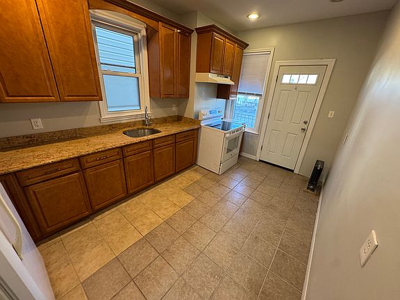 2nd image of 404 Union Ave Floor 2