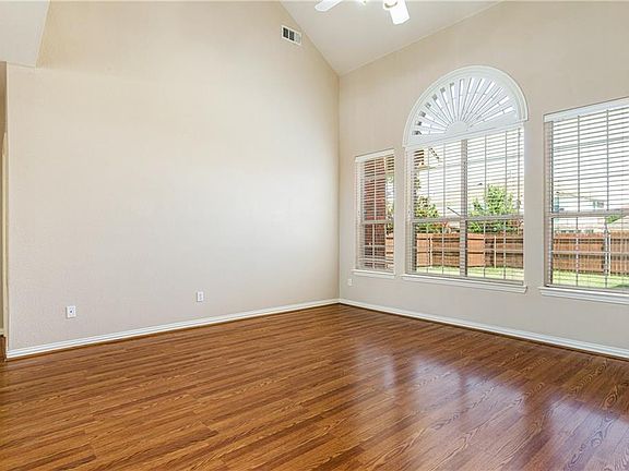4th image of 1021 Caddo Dr