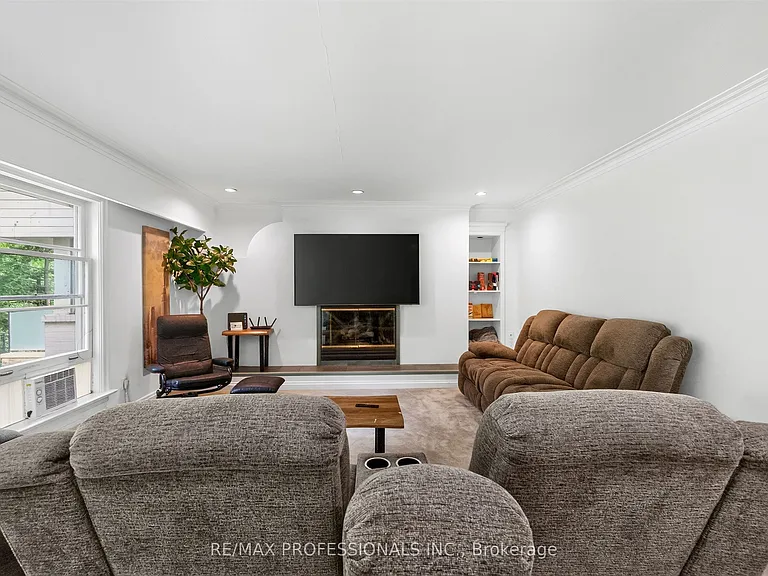 89 Valecrest Dr — Photo 6