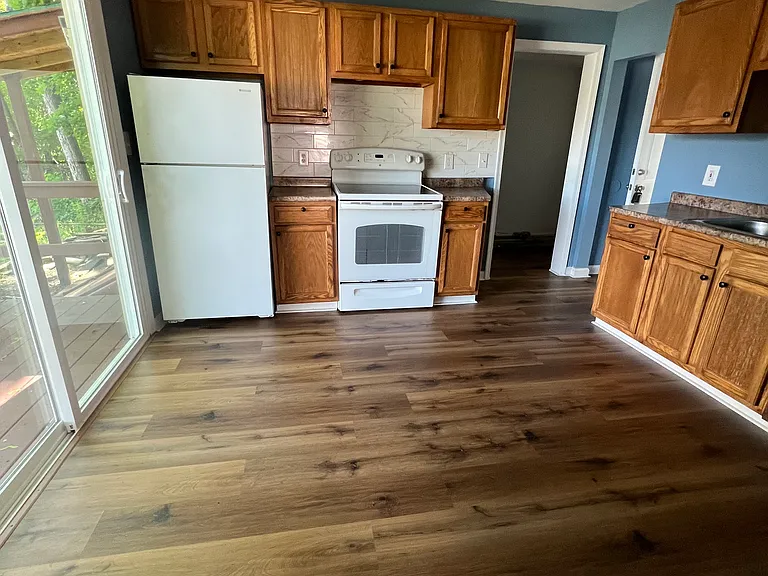 703 Yale St — Photo 8