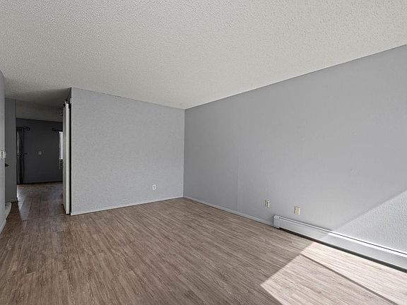 5th image of 555-28 1/2 Rd APT 15