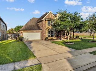 2246 Oakleaf Trail Ln, League City, TX 77573