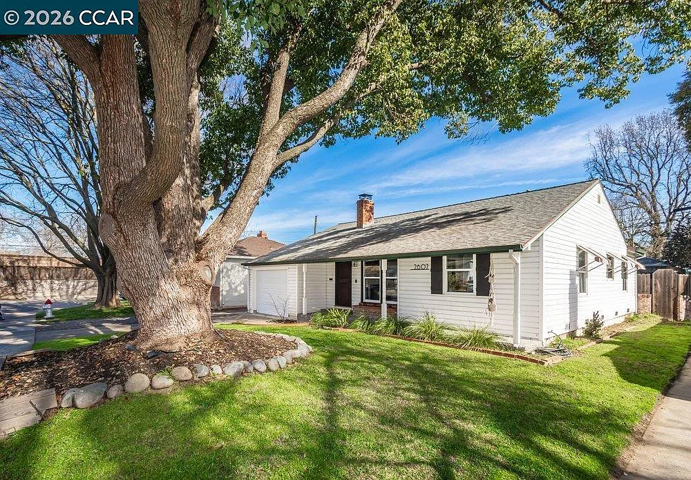 2607 Patton Way photo 1