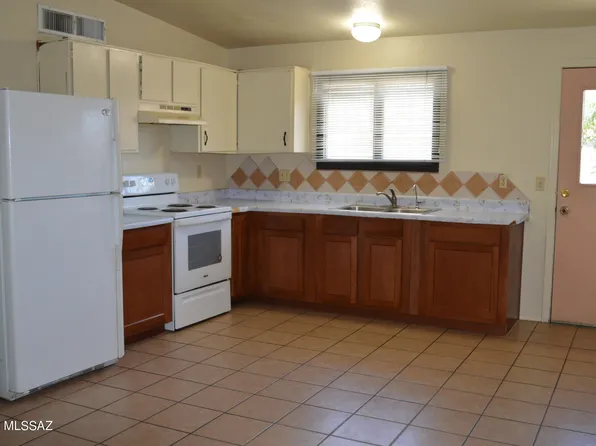 416 W Holladay Dr, Tucson, AZ 85706