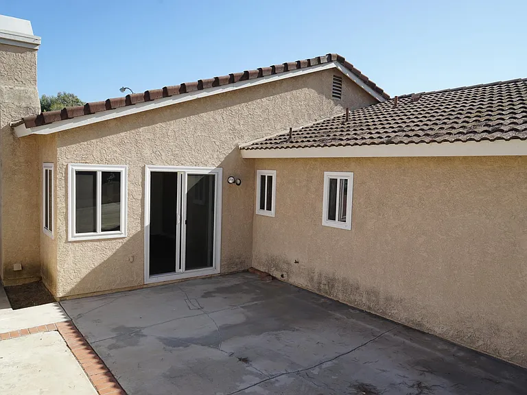 24427 Goldpoint Pl — Photo 11