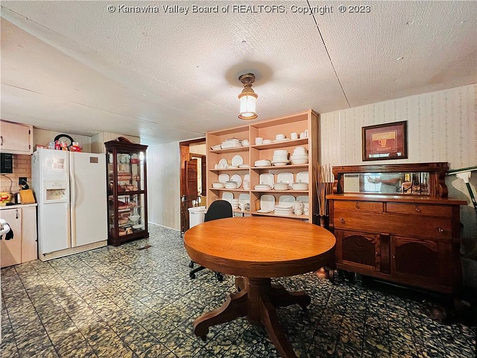 2422 Poca Fork Rd, Elkview, WV 25071 Zillow