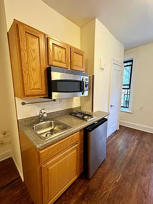 Rented by City Connections Realty | media 4