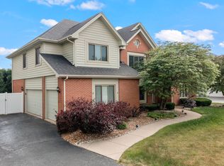 8825 Flamingo Dr, Tinley Park, IL 60487