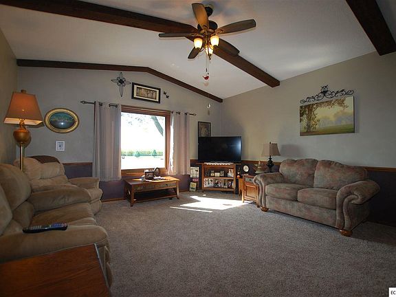 4th image of 303 1st Ave E