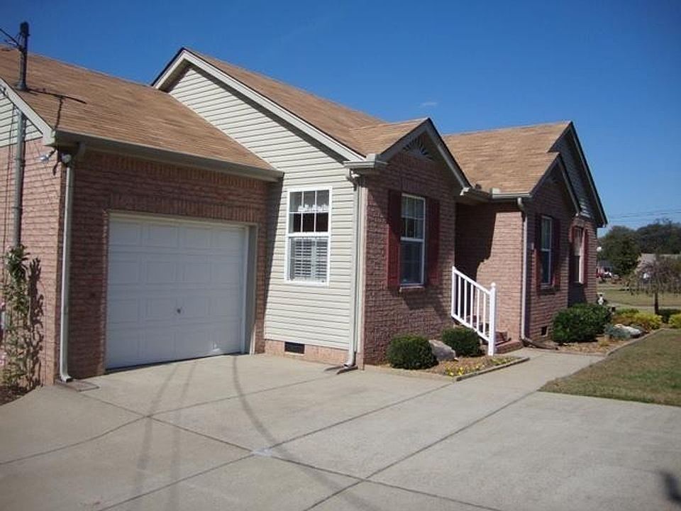 2nd image of 1209 Bolton Dr