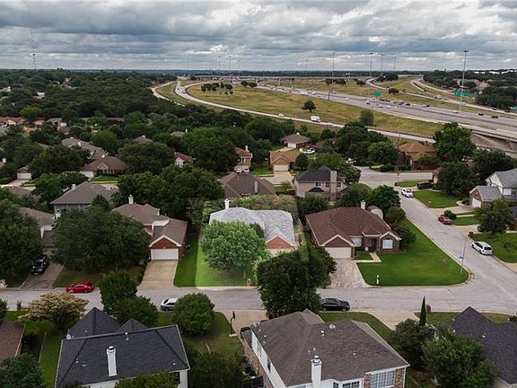 4th image of 4723 Aramis Dr