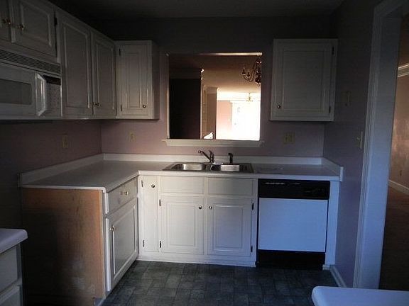 4th image of 4010 Stillwater Dr
