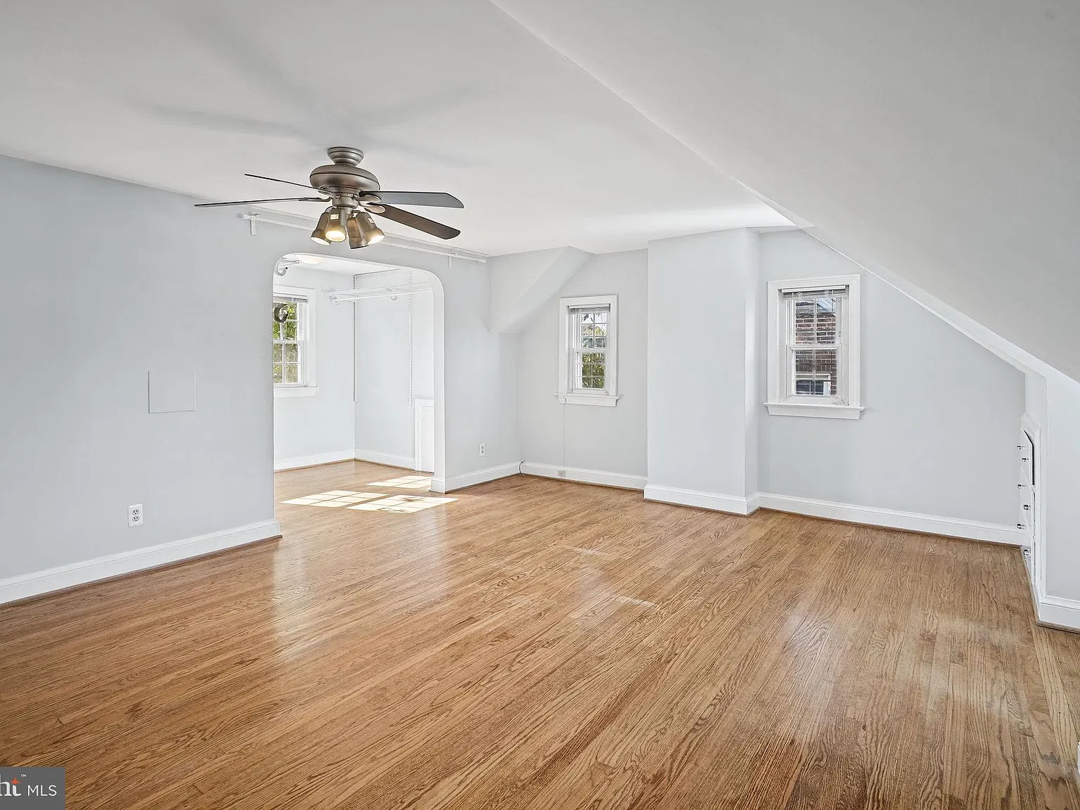 4 bed, 3.0 bath, 1453 sqft, $4,500 — Photo 4