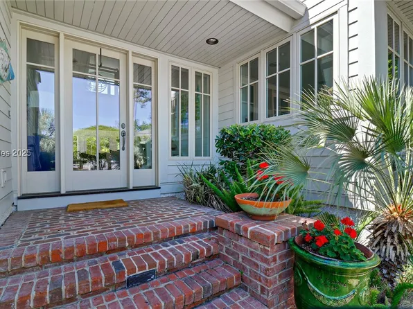 24 Windjammer Ct, Hilton Head Island, SC 29928