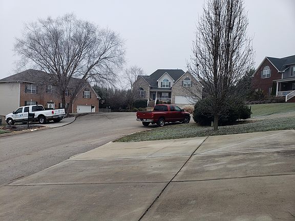 3rd image of 1208 Dreamview Ln