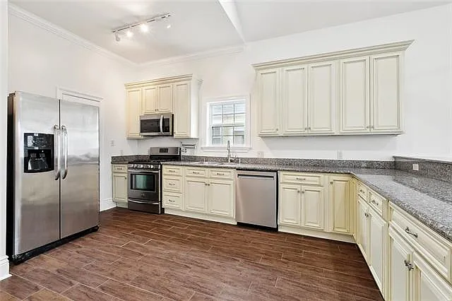 3316 Calhoun St — Photo 23